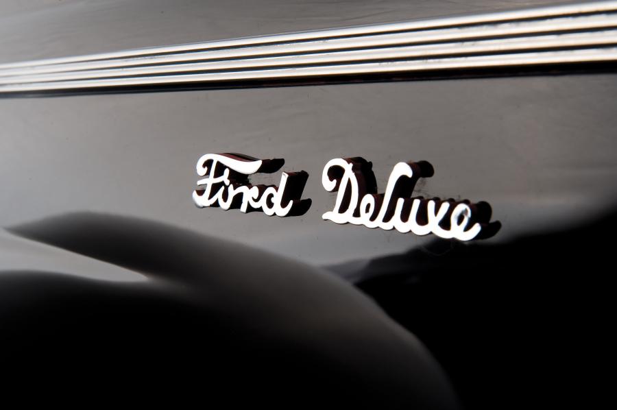  Ford DeLuxe Station Wagon 1940 года  (фото 13 из 36)